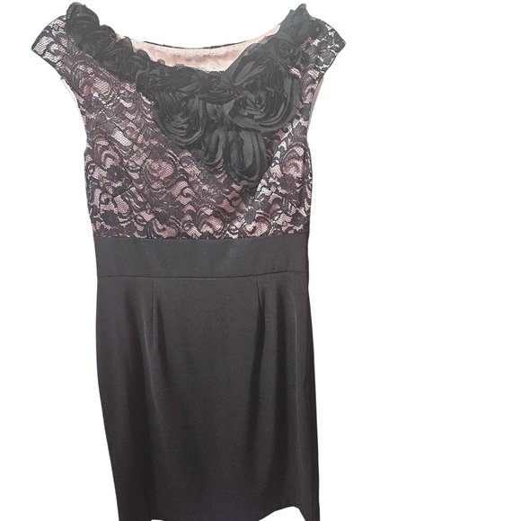 Black & Pink Lace Dress With Rosette Detailing Cap Sleeves & Fitted Waist By Dre - Picture 1 of 5